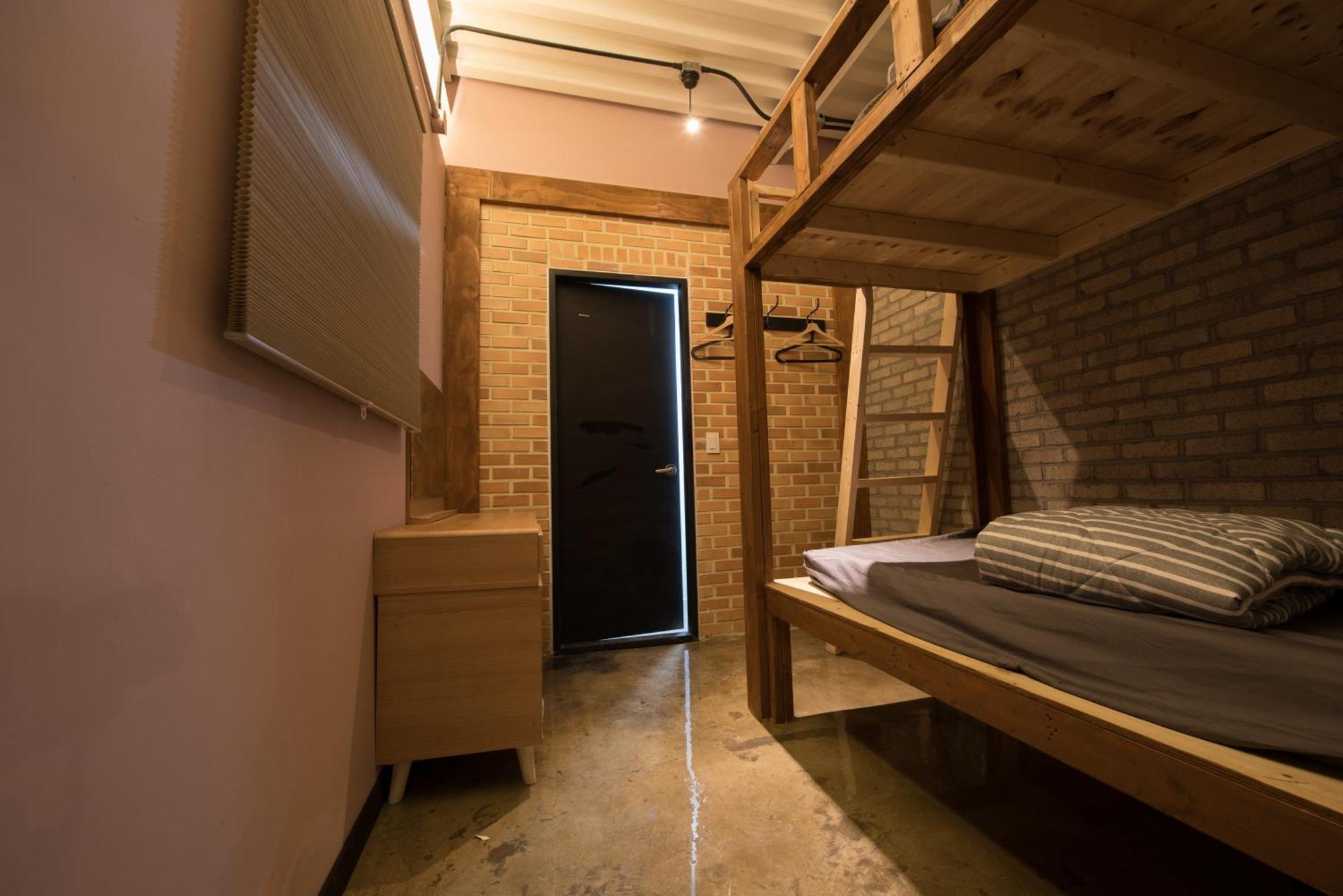 Inno Hostel & Pub Lounge Hongdae Seoul Exterior photo